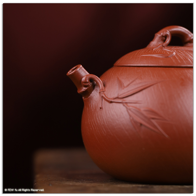 茶道具 中国宜興 紫砂細工彫り『竹雀漢詩図』 小ぶり急須 手造り紫砂壺