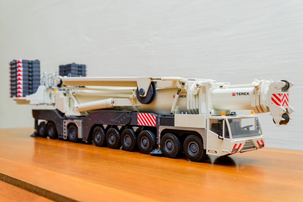 TEREX AC 1000 クレーン模型 1/50スケール TEREX AC 1000 クレーン模型