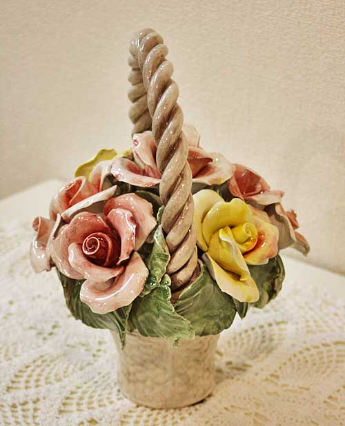 イタリア製花瓶 カポディモンテ アンティーク バラ 陶器 花陶 Amazon