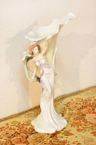 輸入雑貨 花瓶 フラワーベース ポーセリン ユニコーン 磁器 アール