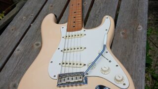 ストラトにレインボートーン回路とターボブレンダーを取り付ける