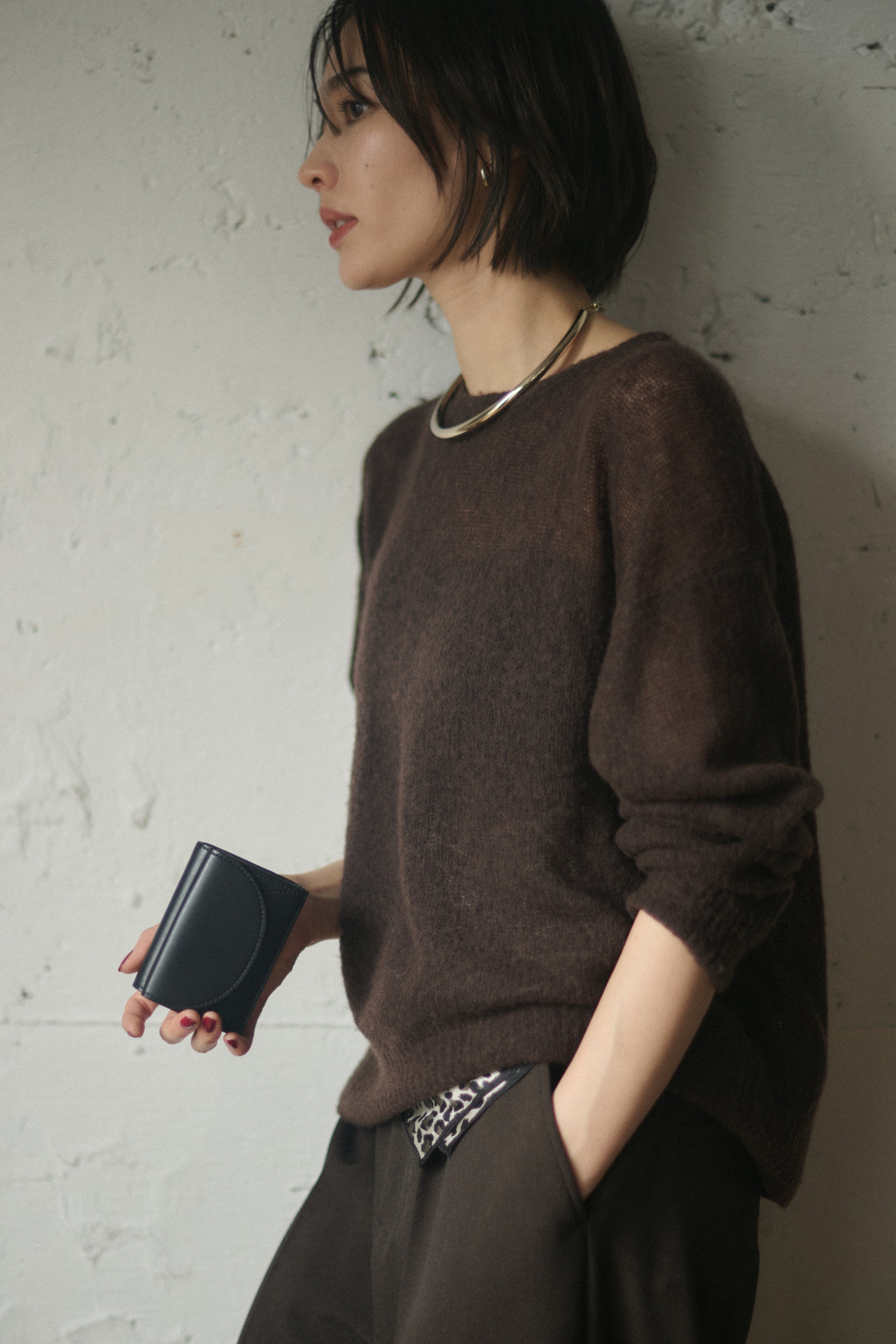 アップルレザー製コンパクトウォレット財布 「Apple Half-moon Wallet