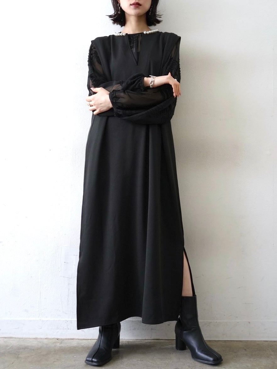 予約]パールデザインキーネックワンピース/ブラック – Lumier