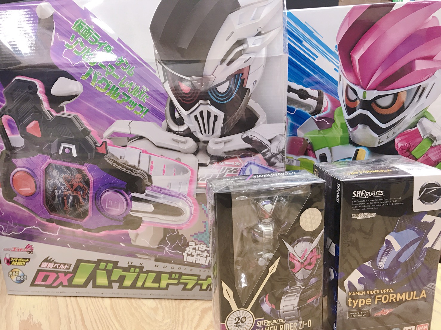 おもちゃ】3/28□入荷情報です！◇≪仮面ライダーエグゼイド≫DX