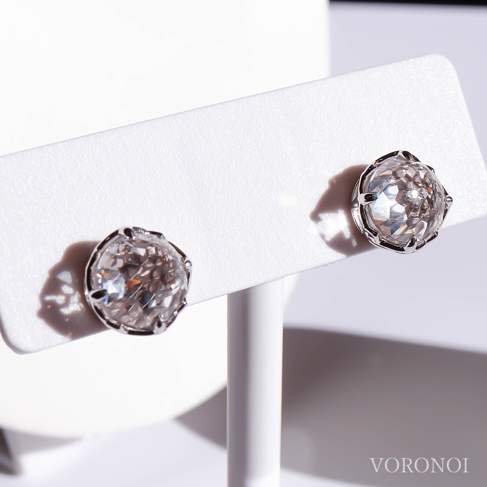 5営業日以内に発送】MINAMO -Flower- K10WG クリアクォーツピアス