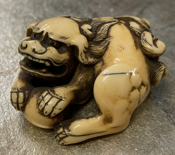 根付(netsuke) 犬の根付 寛山作 江戸時代 木製 根付(netsuke) 犬の根付