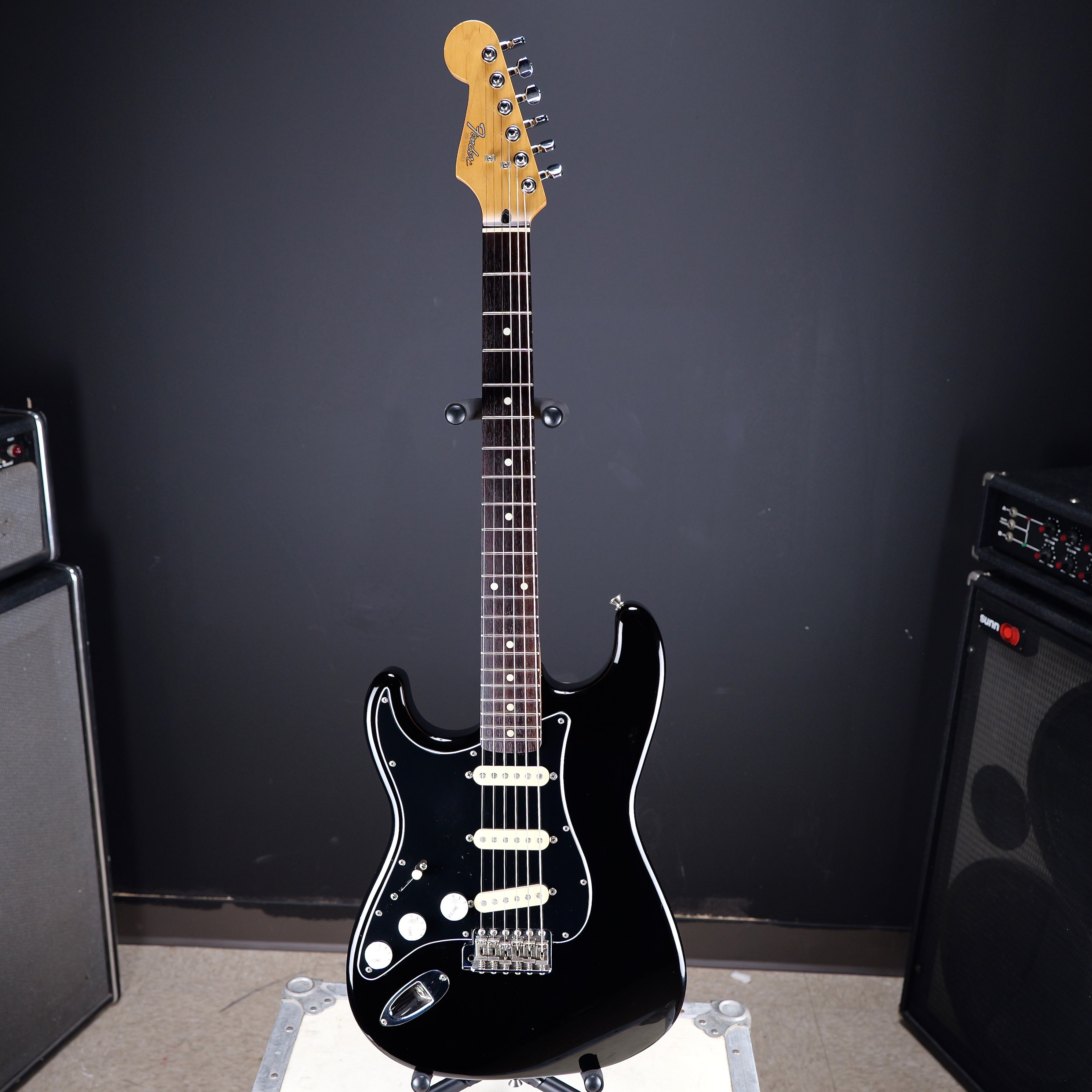 Fender MIJ Stratocaster Black Left Handed – Matt's Guitars