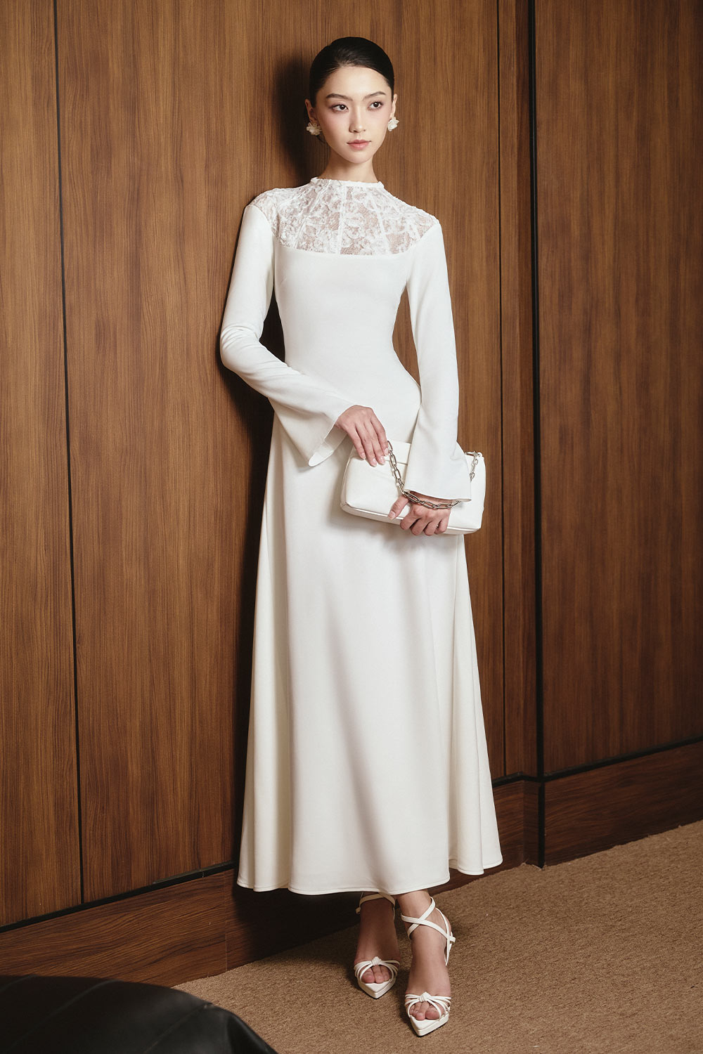 Elegance in White: Discover Our Stunning Wedding Dress Collection