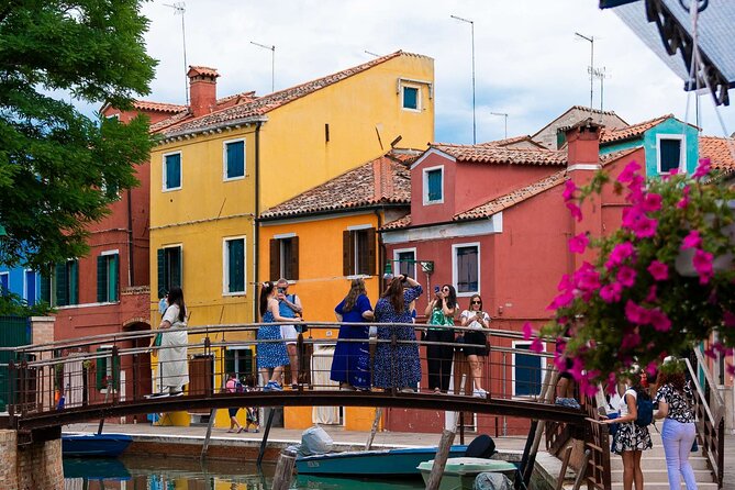 ヴェネツィア発：ムラーノ島とブラーノ島の午前ツアー 2026