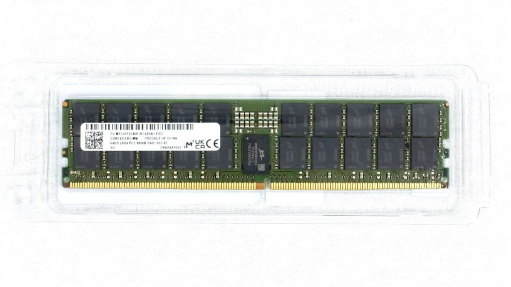 両面40チップ実装、MicronからRDIMM ECCのDDR5 4800MHz 64GBメモリー
