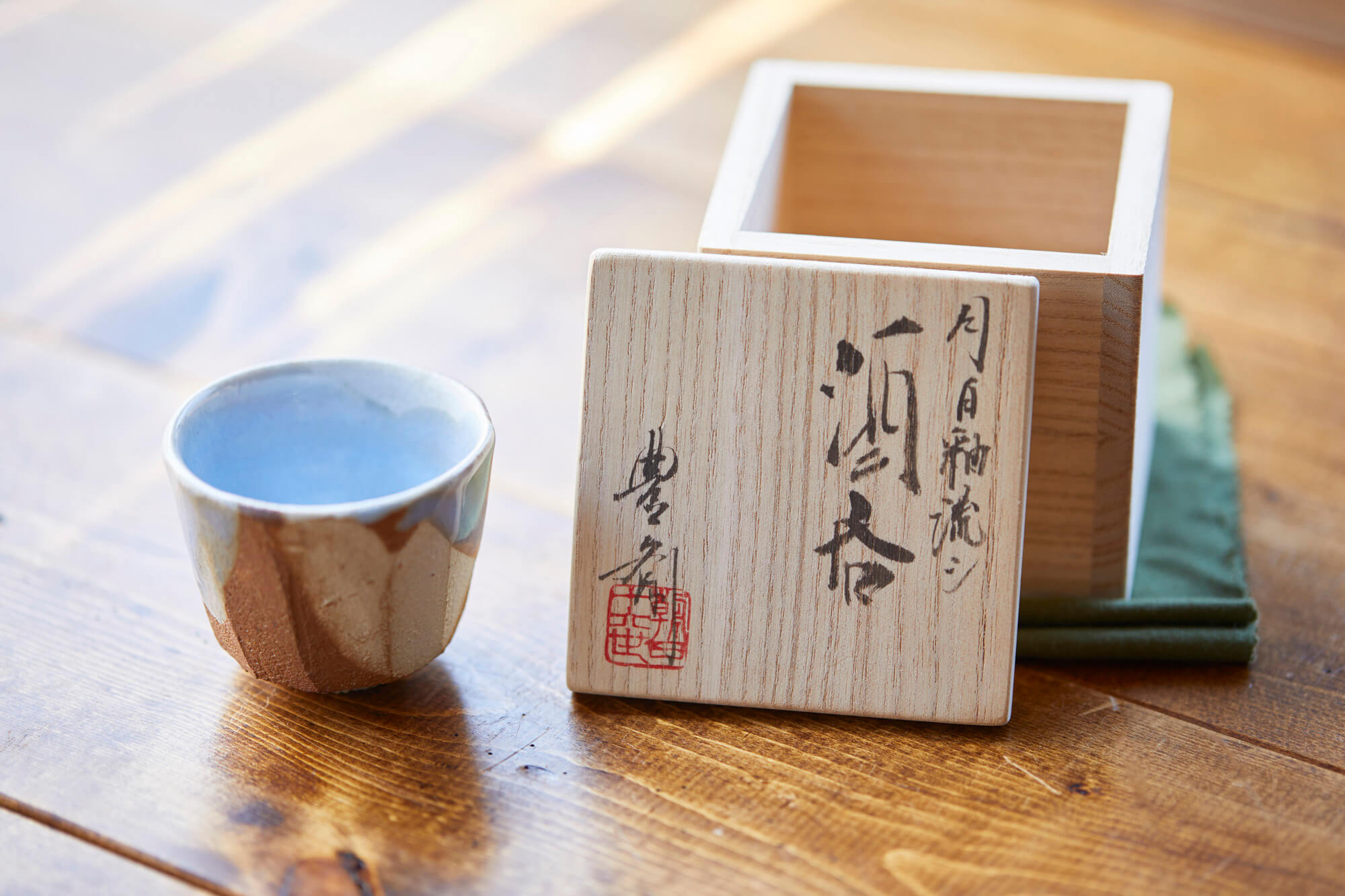 作品の未来を共につくる｜箱書とブロックチェーンの共通する思想 | B