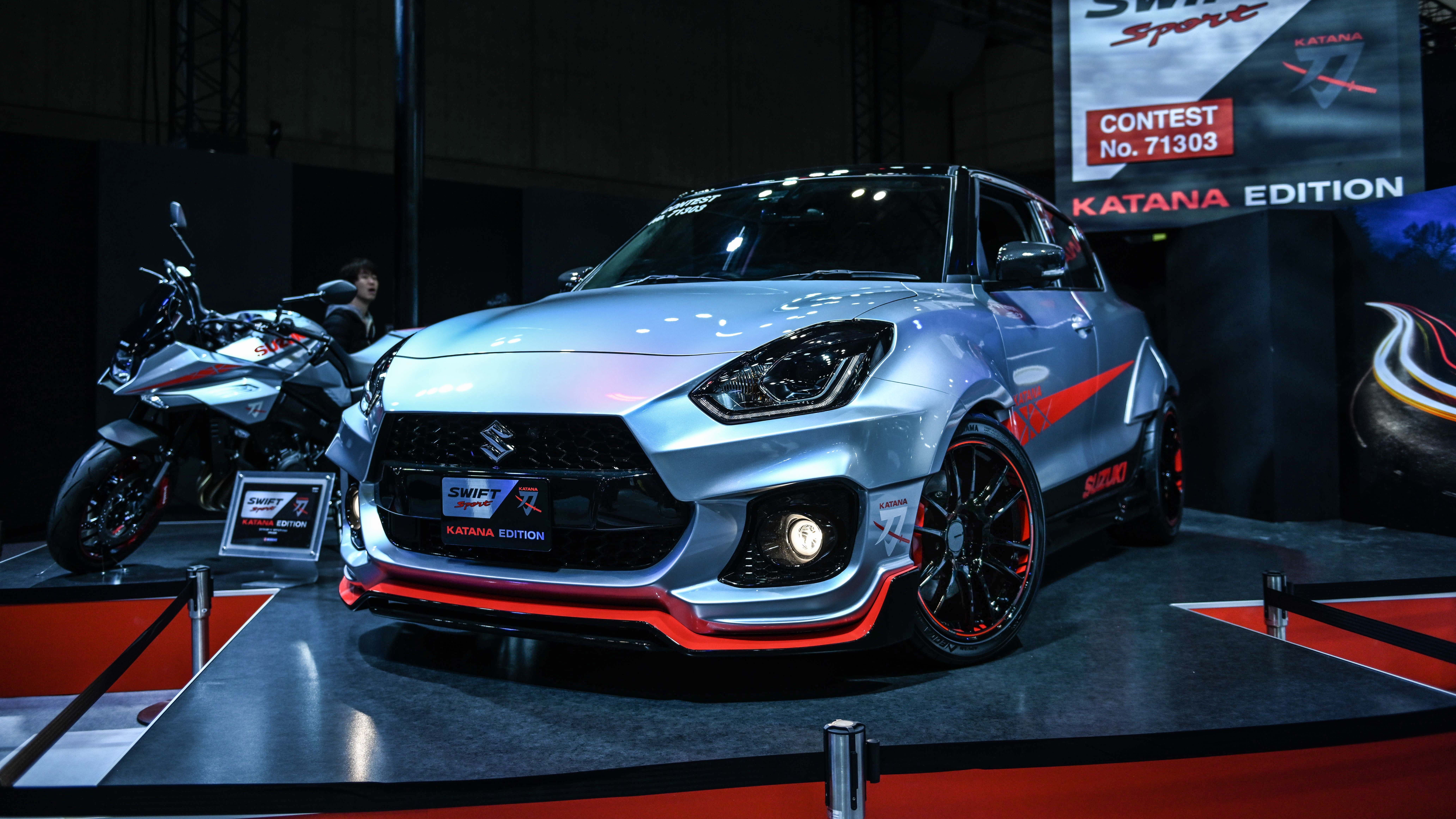 二輪の名車「KATANA」とスイフトスポーツがコラボした！ 東京オート