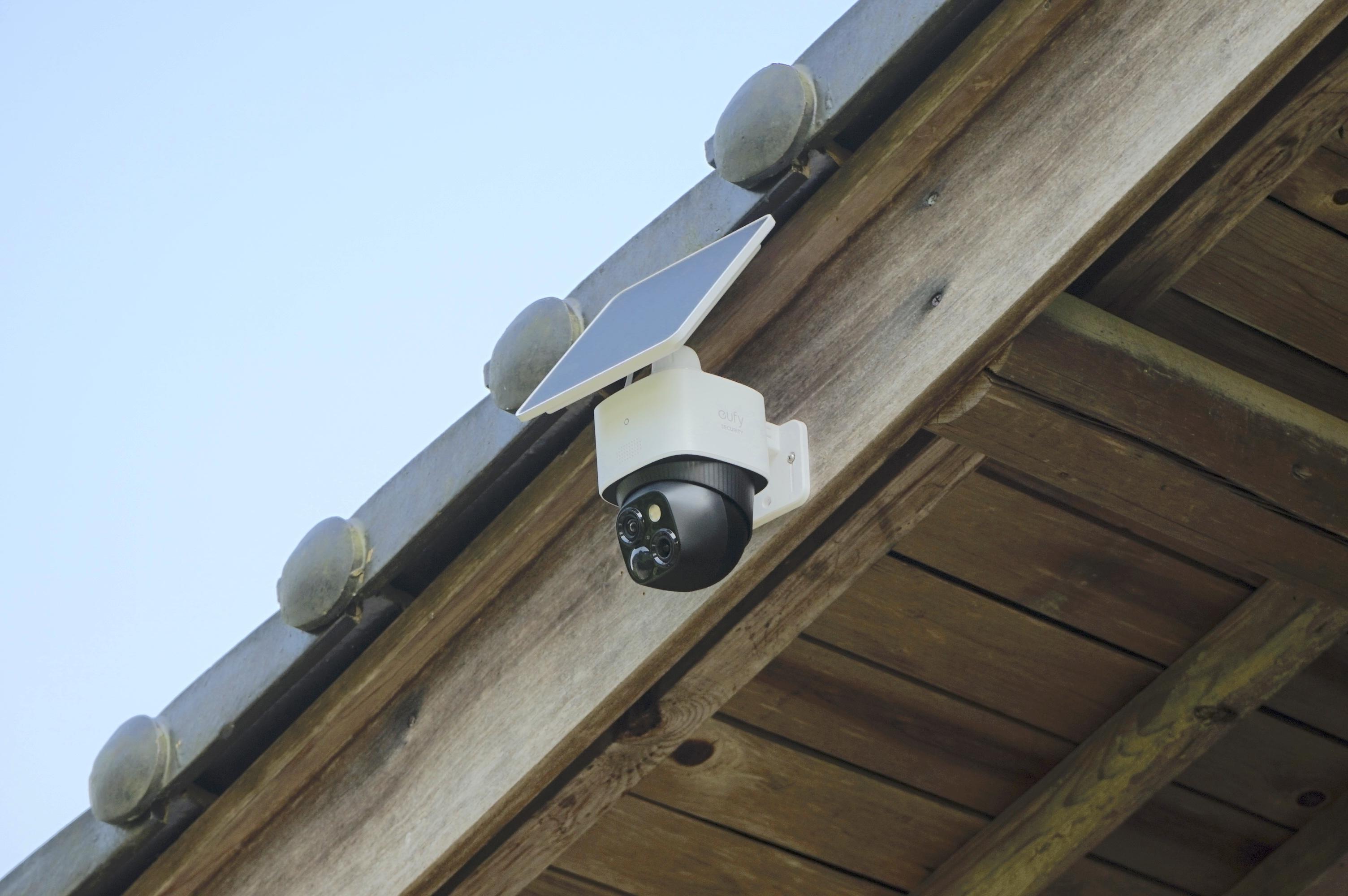 ソーラー充電で工事不要、360度死角なし。これが探してたAnkerの防犯