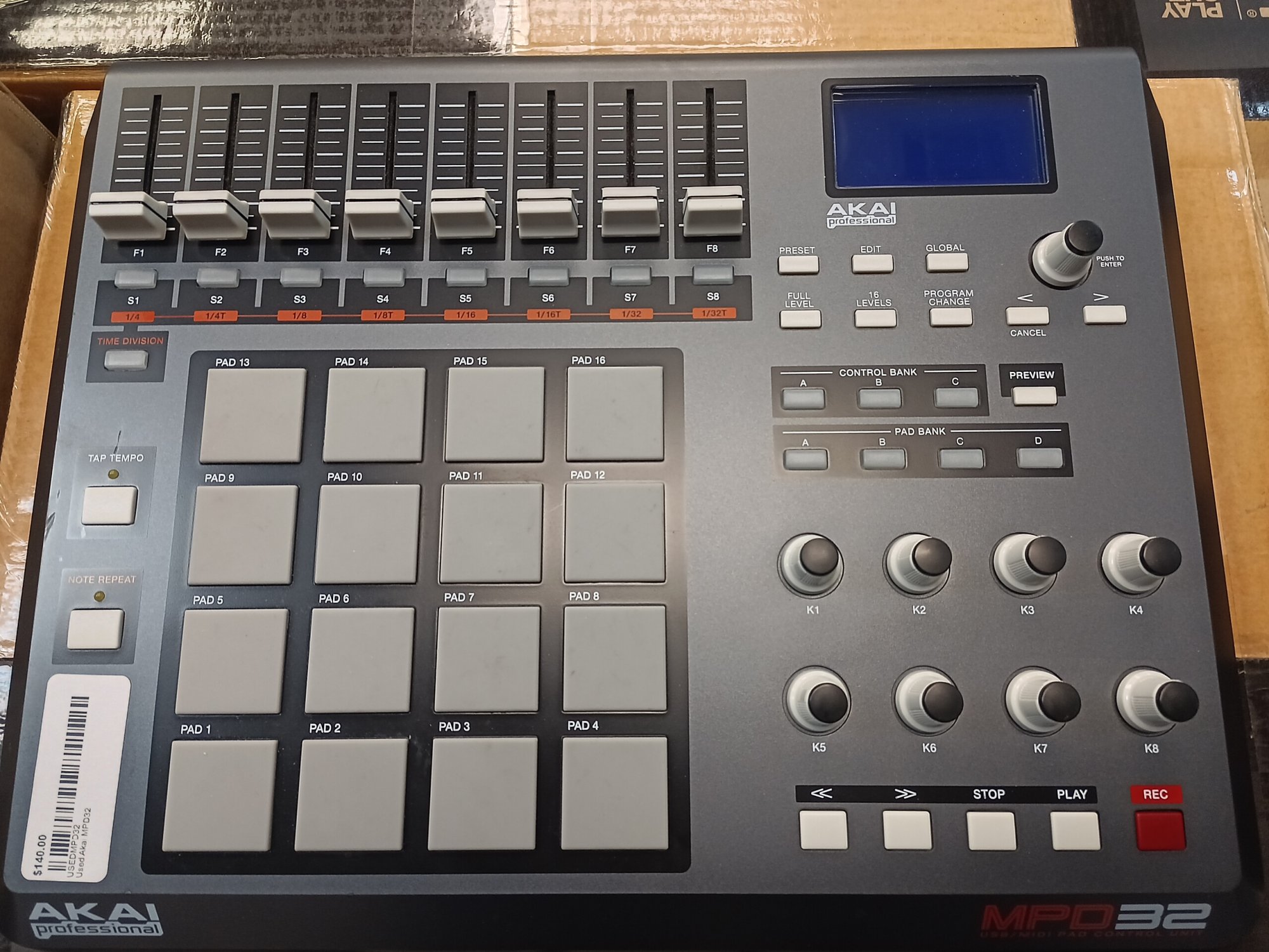 AKAI MPD32 AKAI MPD32 MIDIパッドコントローラー Used Akai