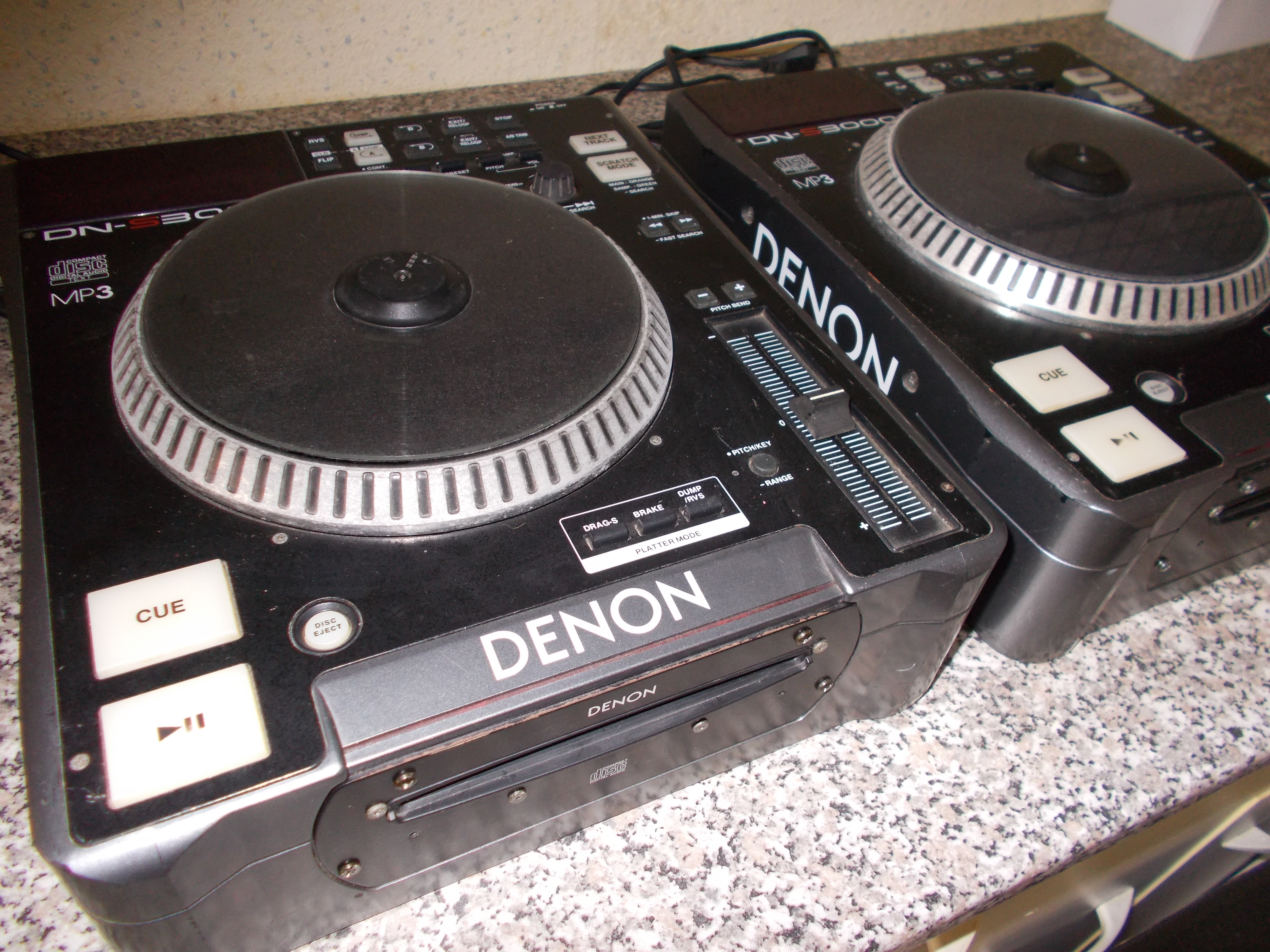 DENON DN-S3000 MP3対応 CDJ 2台セット DENON DN-S3000 MP3対応 CDJ 2