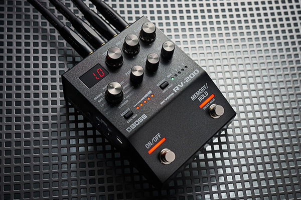 洗練されたデザインにクラス最高峰の音質！BOSS 200シリーズ最新