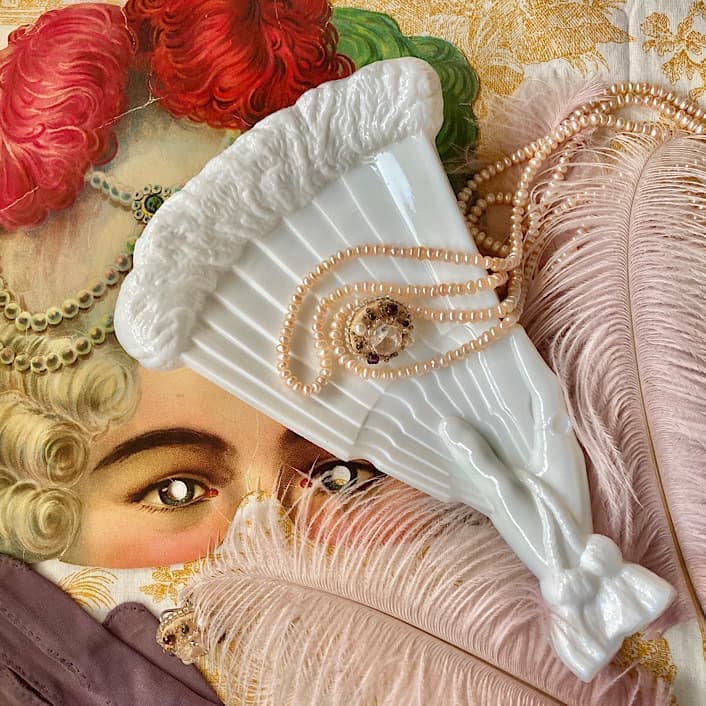 ミルクガラスハンドトレイ