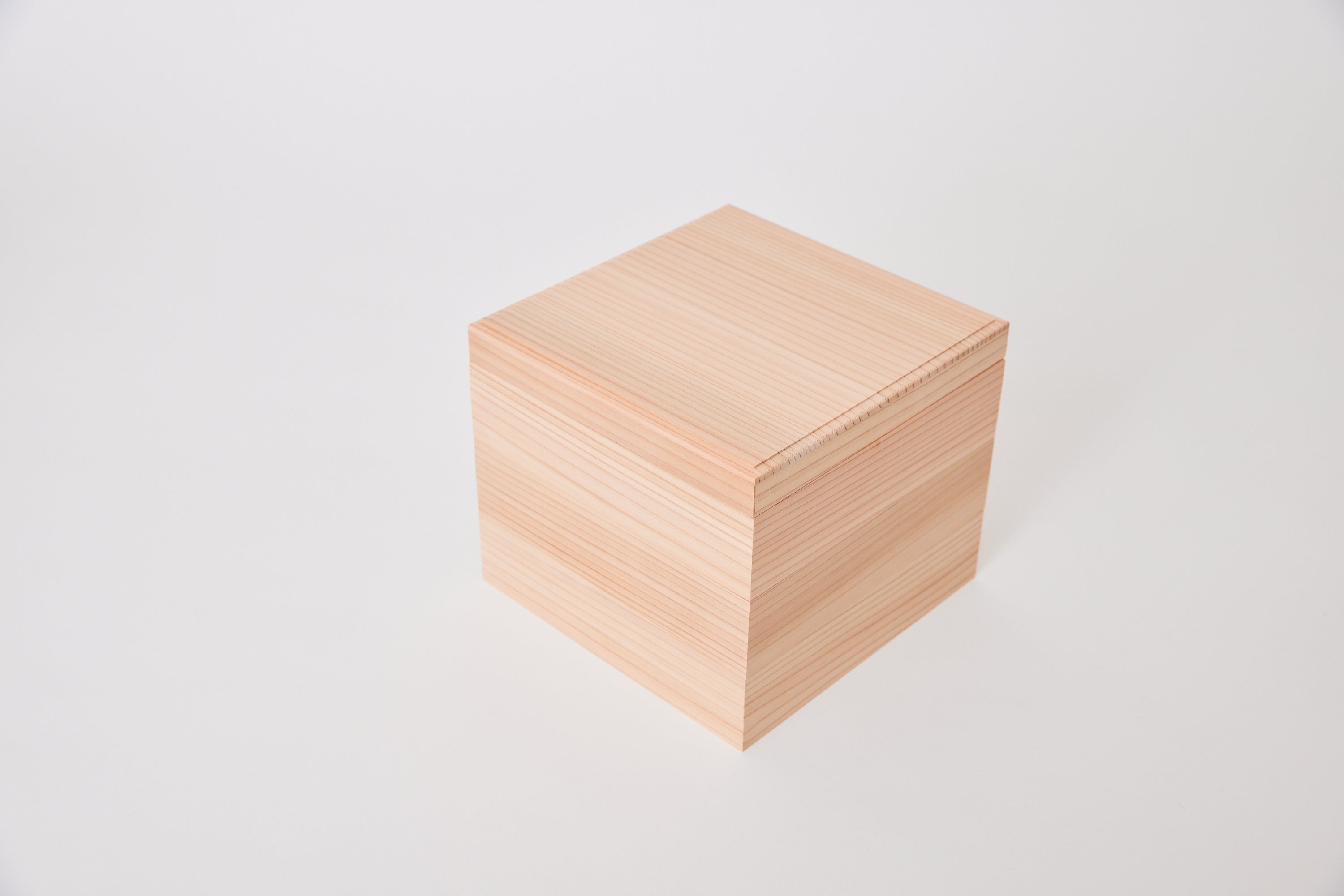 伊勢神宮杉の木銘々皿と箱のセット 伊勢神宮杉の木銘々皿と箱のセット