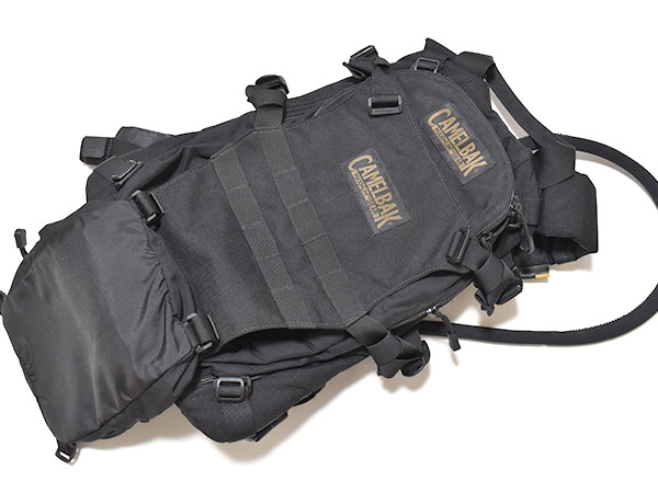 個人装備 CamelBak Transformer 102oz Black Amazon.co.jp: CamelBak