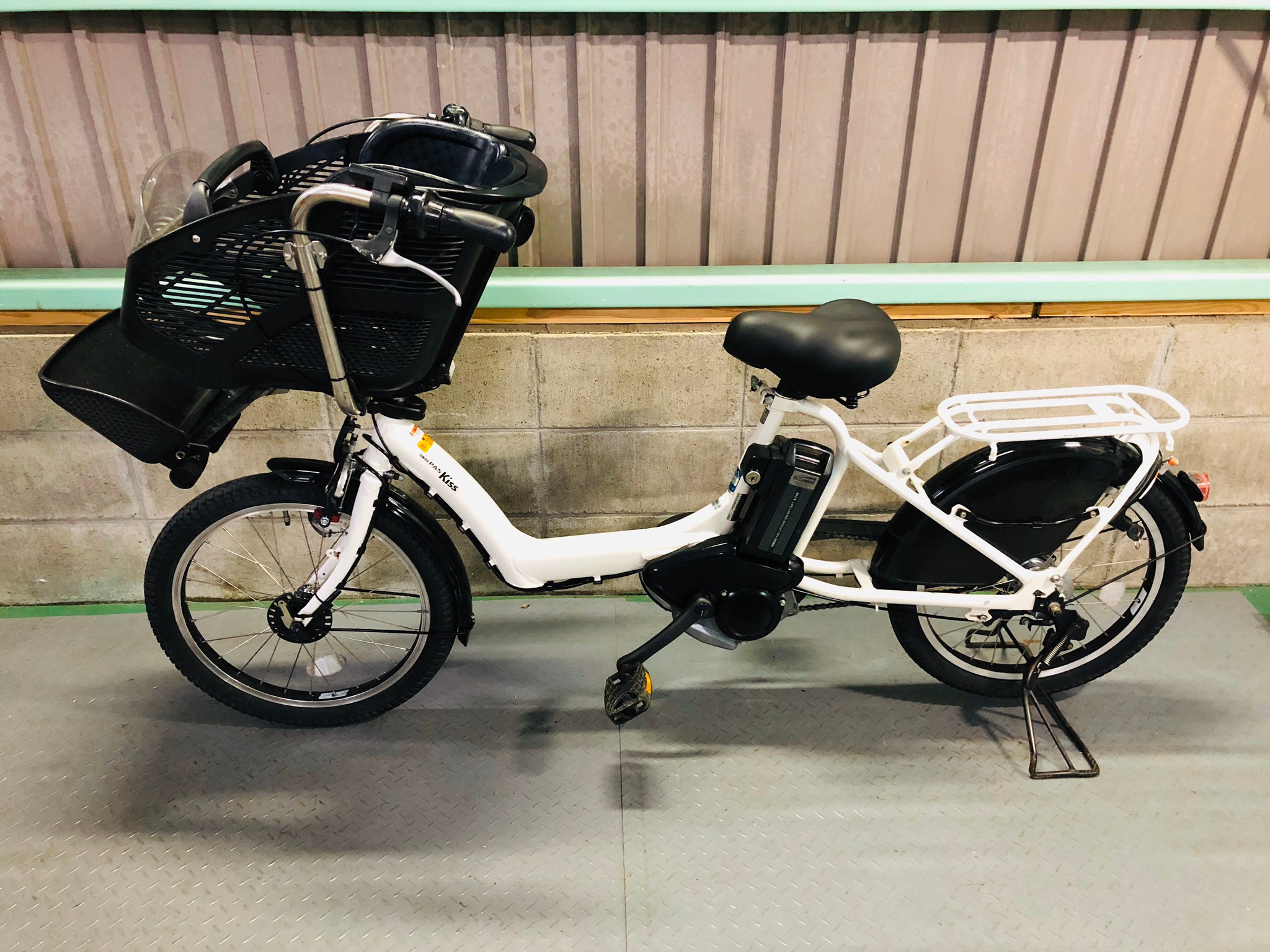 ヤマハ パスキッスミニ 20インチ 3人乗り 8.7ah 白色 電動自転車 電動