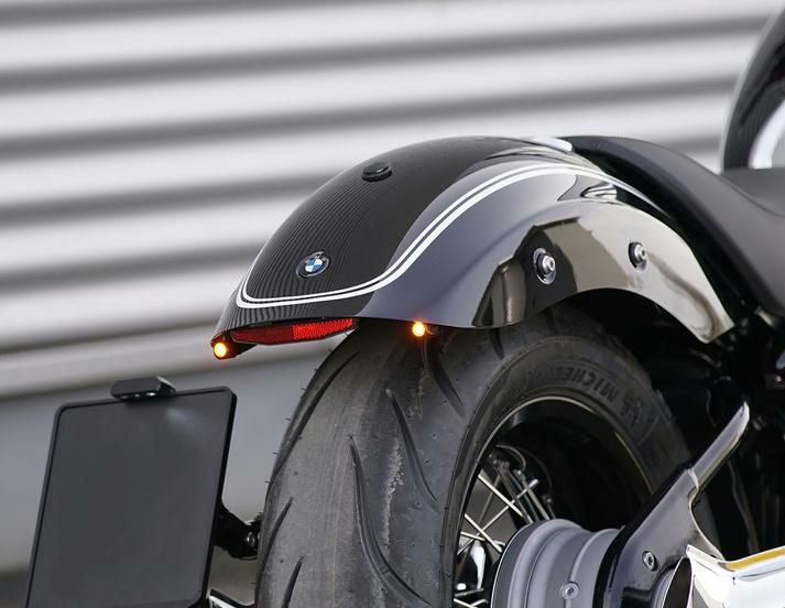 BMW R18用 ミニLEDコンビネーションリアウインカー（ブラック） BMW