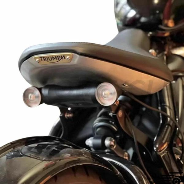 トライアンフ ボンネビルボバー リヤウインカー/ストップランプ/リア