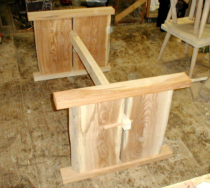 パジョーとして ①木製長方形テーブルの脚 パジョーとして ①木製