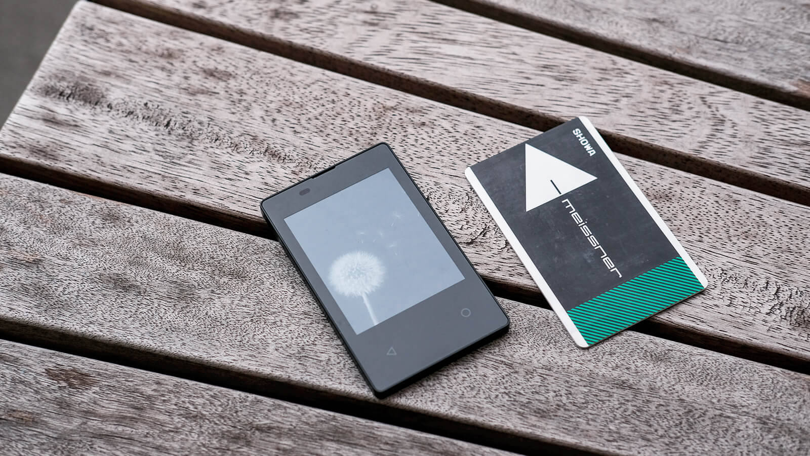 購入レビュー - 実用性に乏しい 残念なカードケータイ KY-01L - 岩崎仁