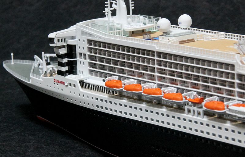 1/700客船 クイーンメリー2 ドイツレベル REVELL OceanLiner Queen