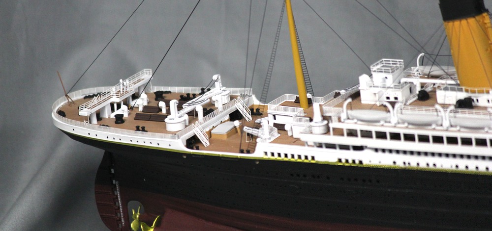 1/350 客船 R.M.S.タイタニック ディティールアップ 電飾組込完成品