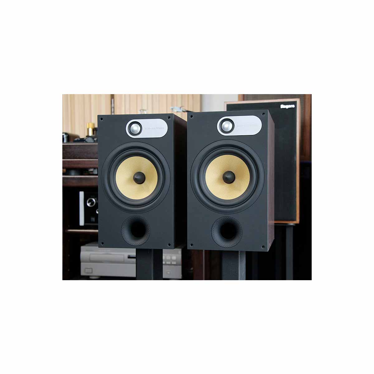 B&W 685 ブックシェルフ 優秀ですねぇ