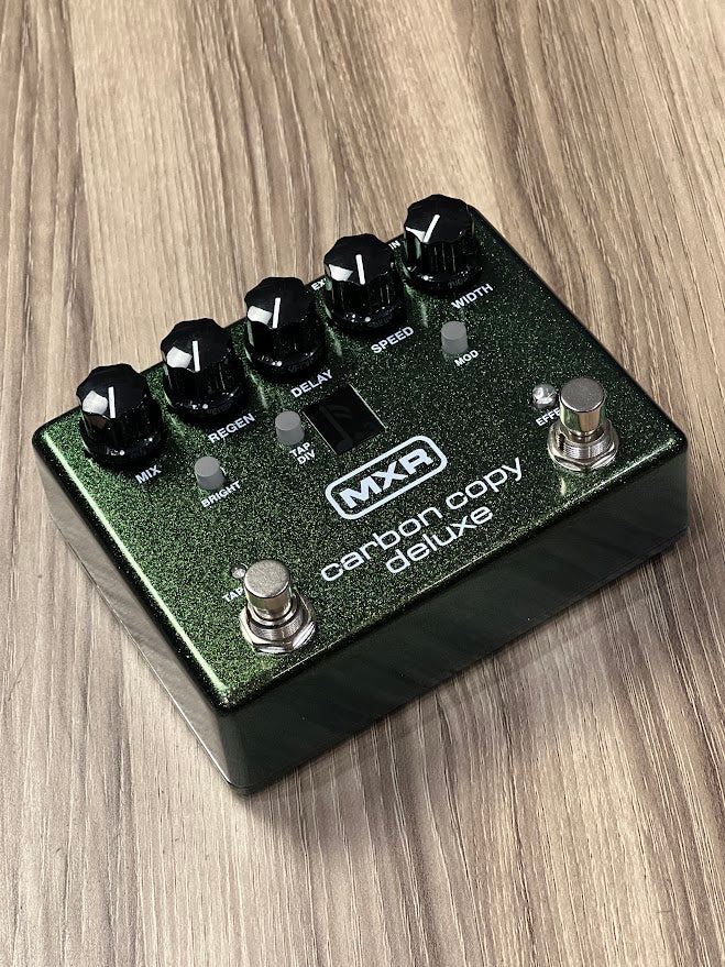 MXR M292 Carbon Copy Deluxe Analog Delay Pedal – nafiriguitar.com