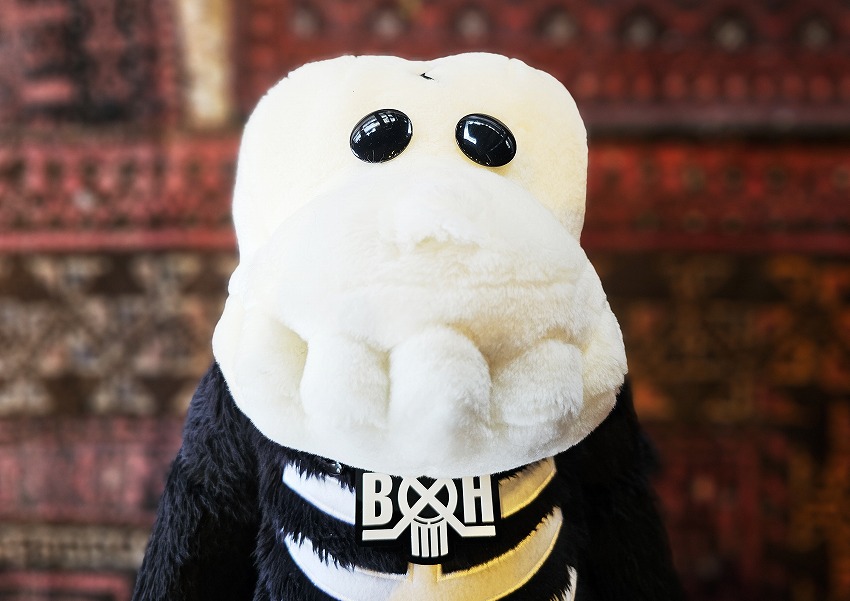 BOUNTY HUNTER x SECRETBASE Skull-Kun Plush Doll。 | 鉄は熱いうちに