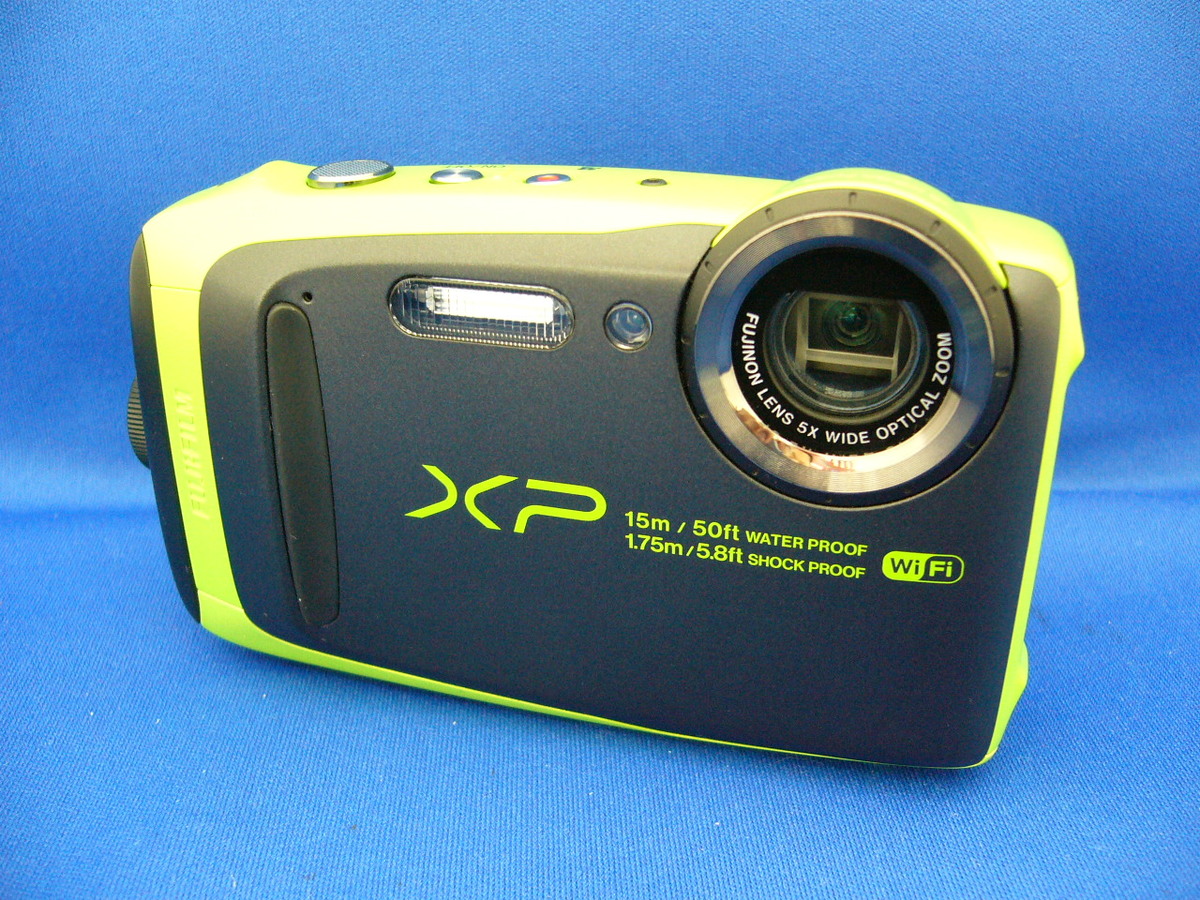 FUJIFILM FINEPIX xp90