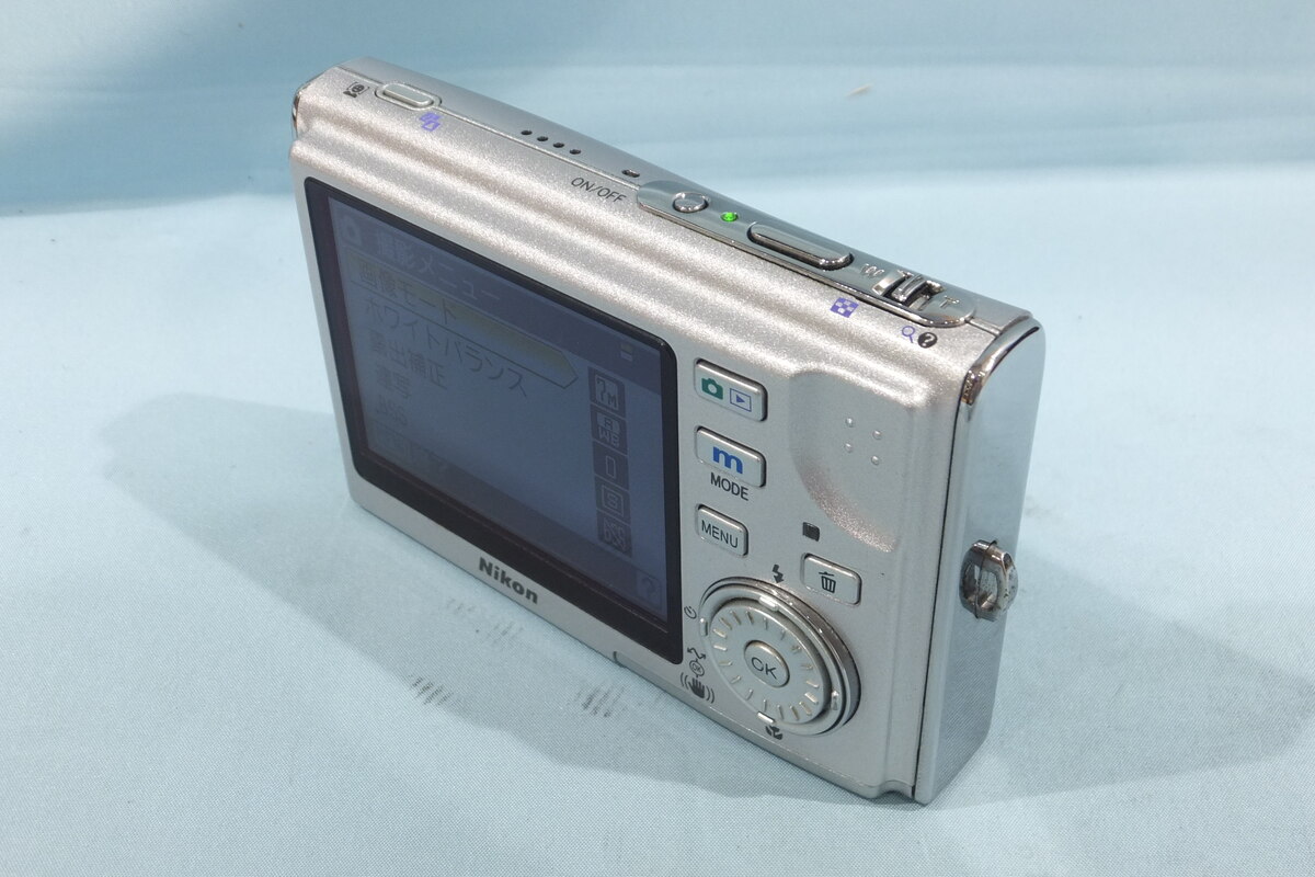 Nikon デジタルカメラ COOLPIX S8 良い シルバー COOLPIXS8S Nikon