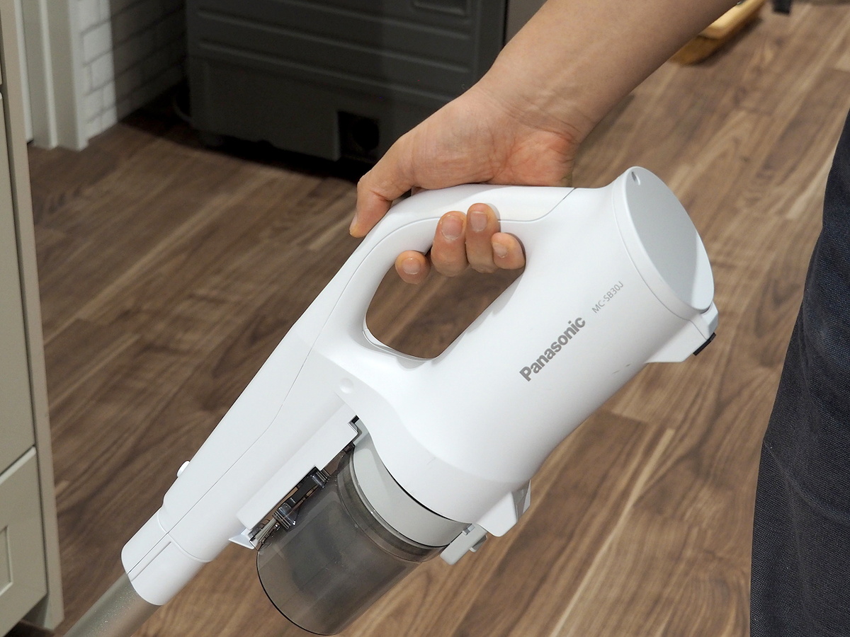 Panasonic MC-SB30J コードレス掃除機 スティッククリーナー 概要 充電