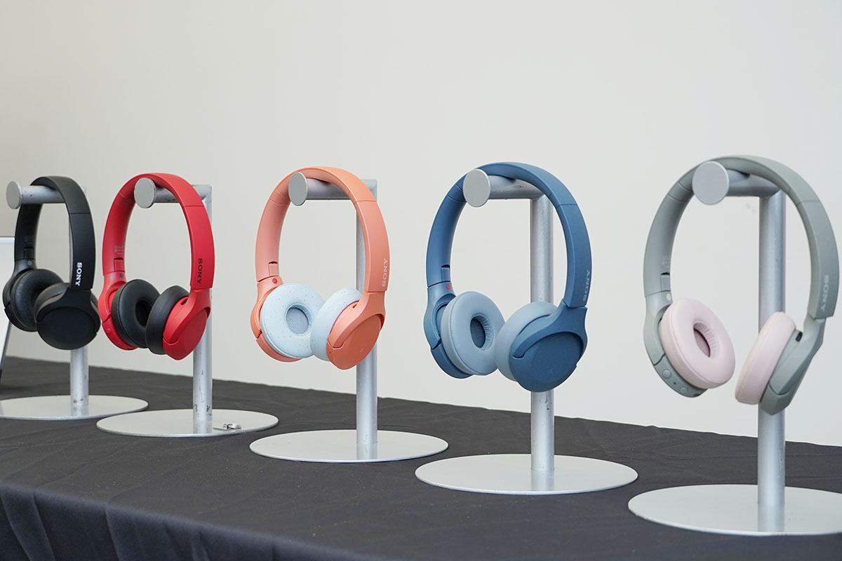 約2万円からのソニーh.earヘッドホン2機種 - ハウジングに触れて操作