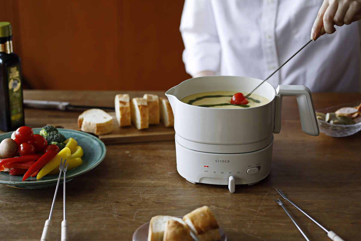 シロカ「おりょうりケトルちょいなべ」、麺の湯切りに対応した新モデル