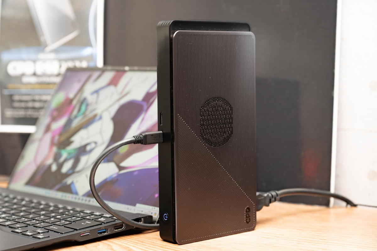 薄くて軽い外付けGPU、試してみるとハイパワーで便利。Radeon RX 7600M