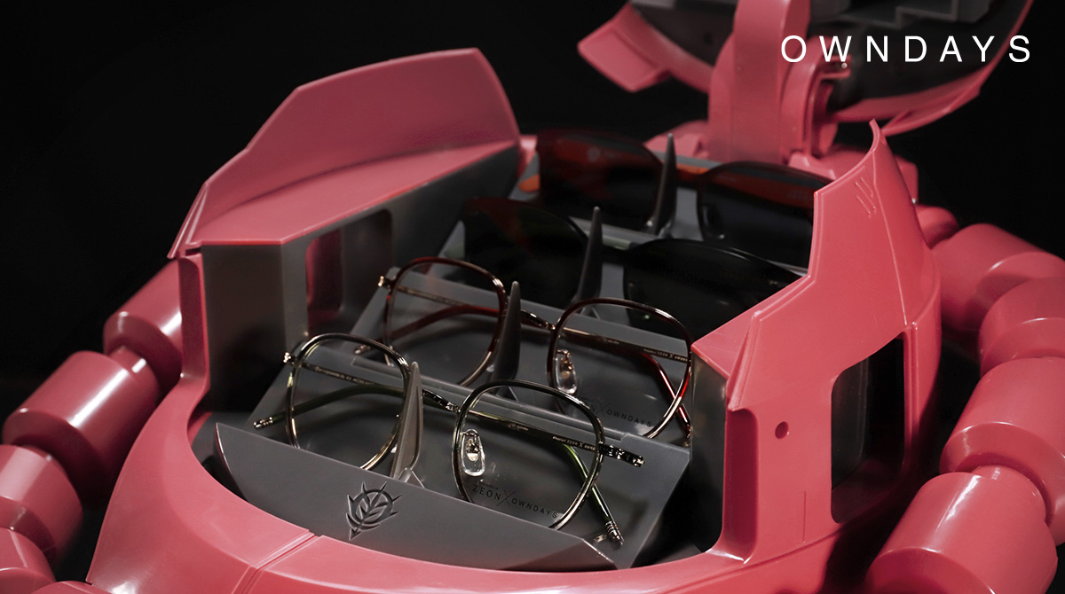 シャア専用ザク」のメガネケースが発売決定。デカいし光る