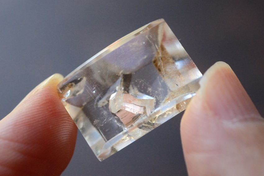 クォーツインクォーツ（貫入水晶）【18】ルース・カボション（20×14mm）