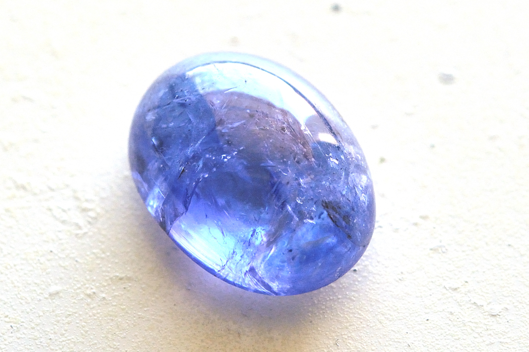 タンザナイト【3】ルース・カボション（12.5×9.5mm）