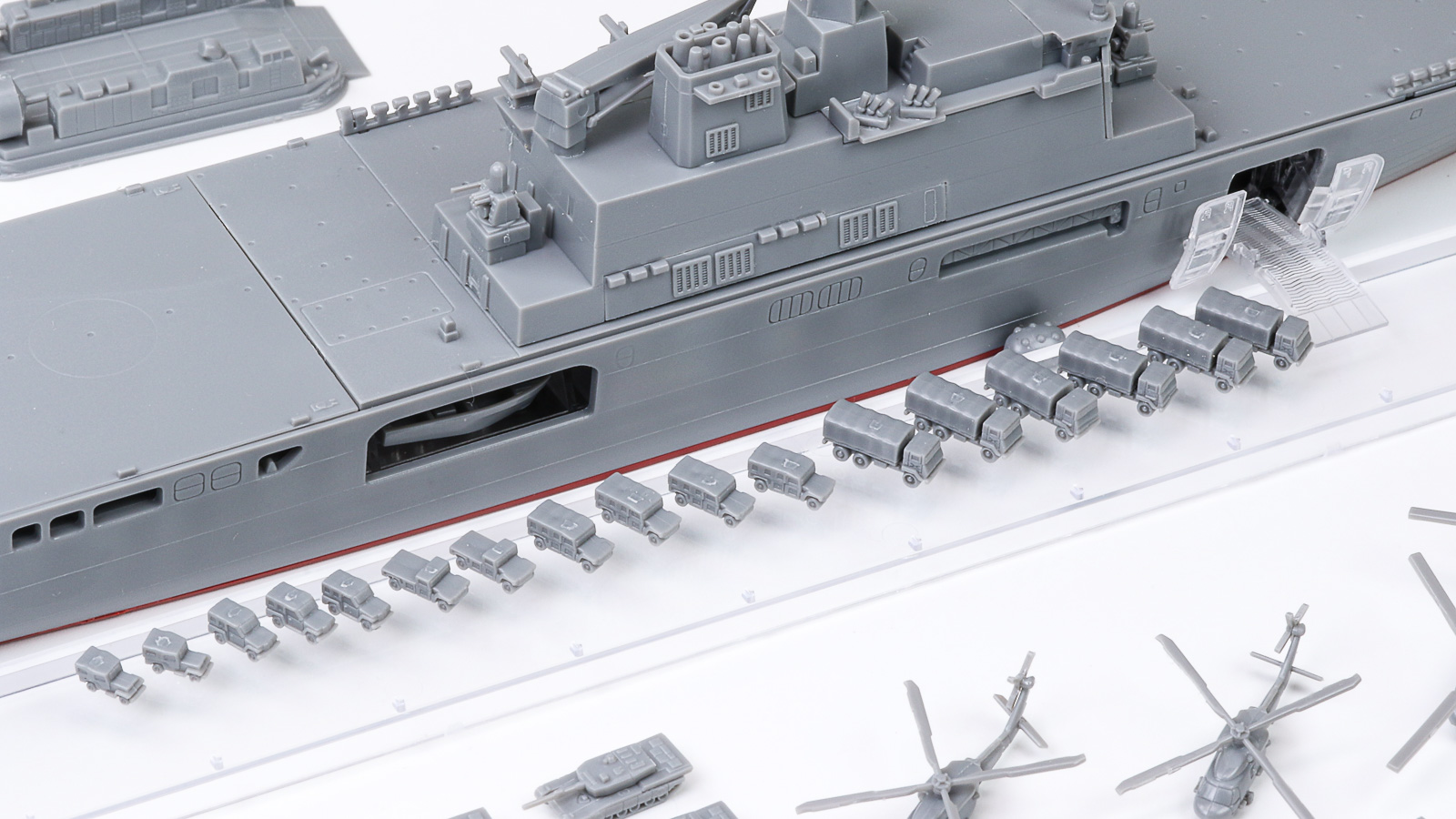 TAKARA 日本沈没 輸送艦しもきた 1/700 日本沈没｣1/700海上自衛隊輸送