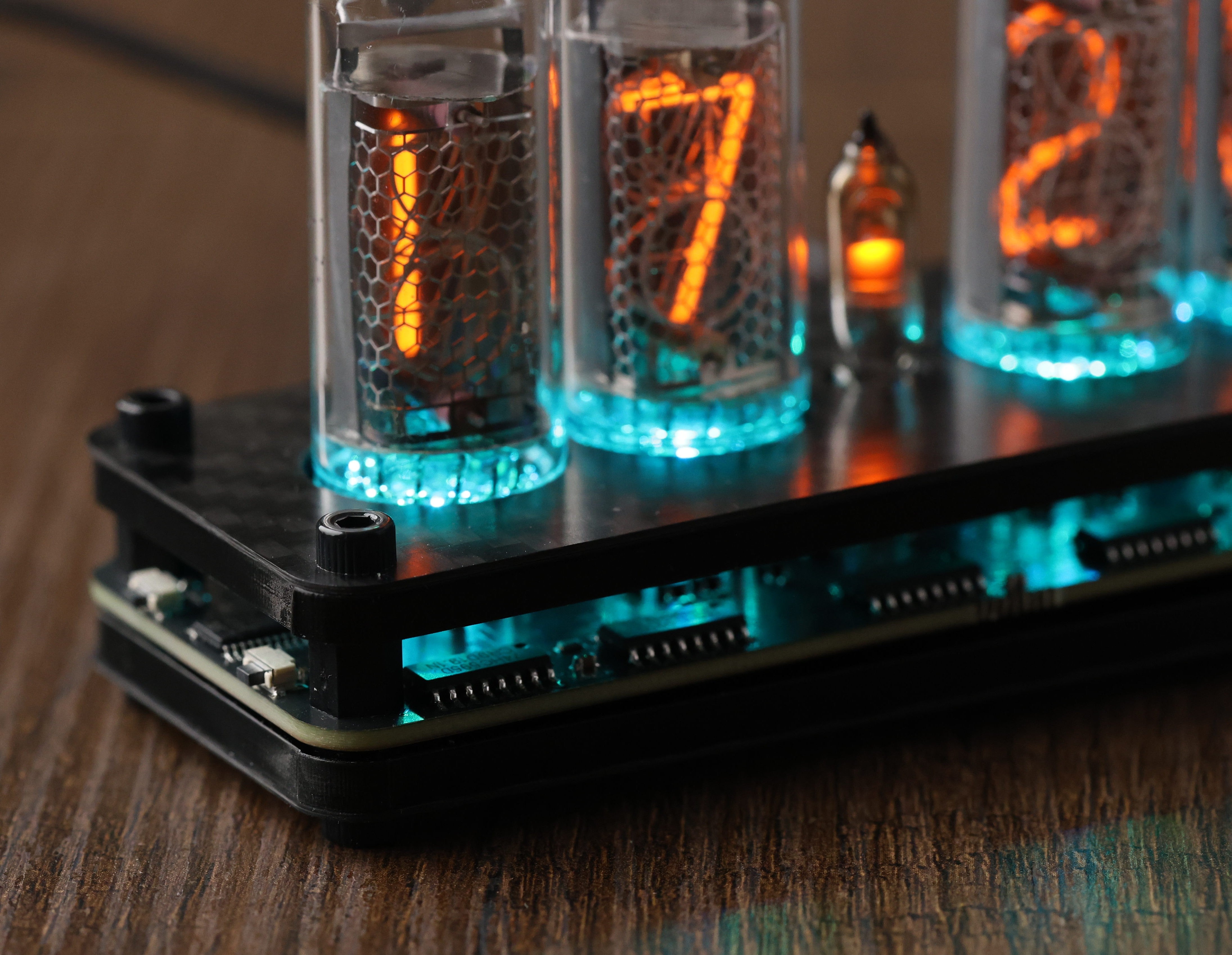 IN-14 6- digits Nixie clock. Carbon fiber cover case. With