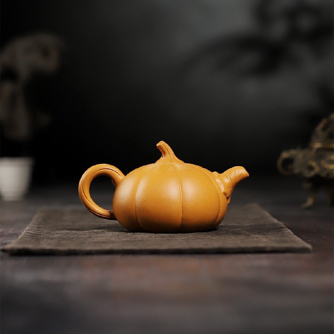 宜興紫砂壺原礦黃金段泥南瓜仿生壺(310ml) - 南山居