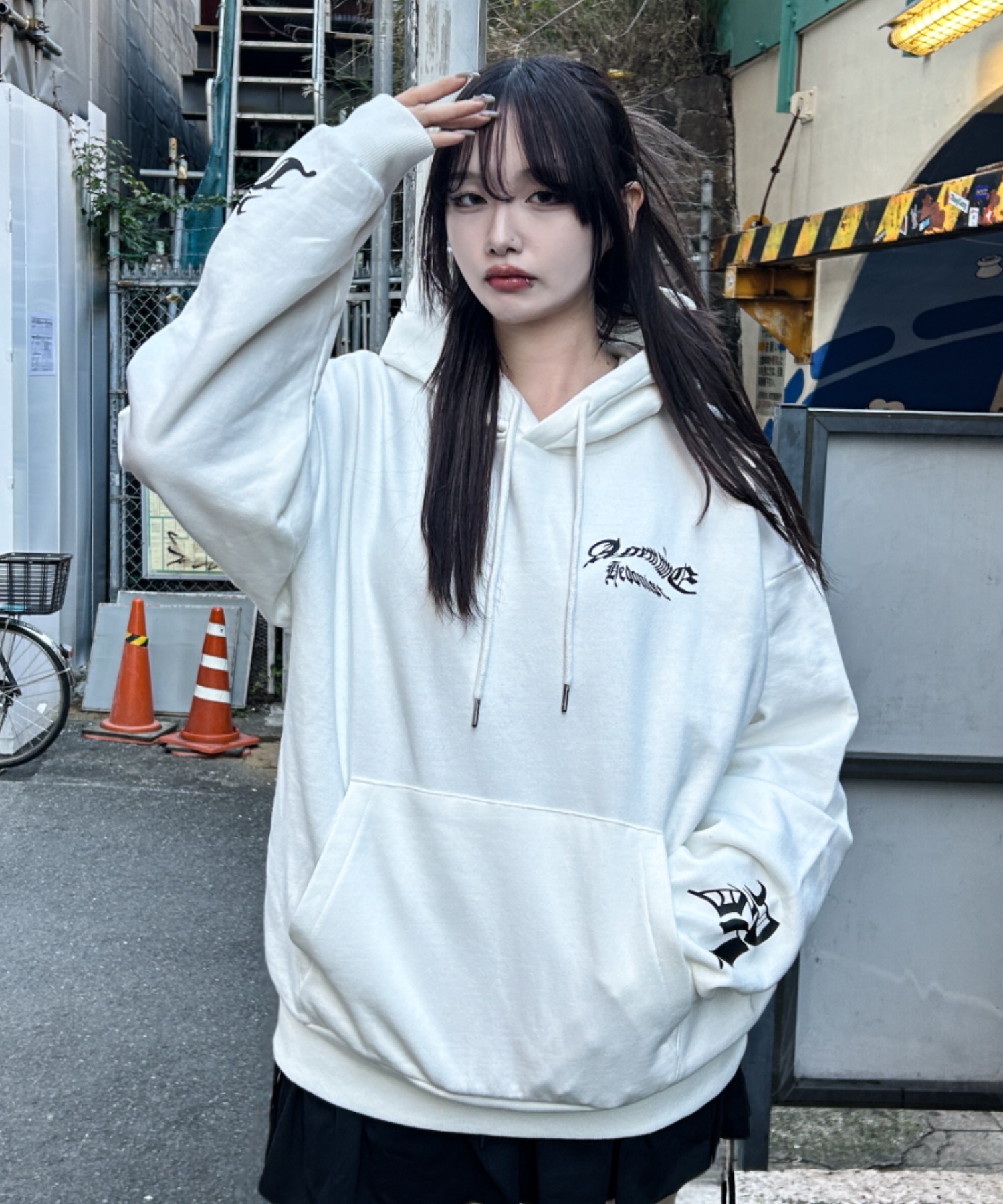 A'GEM/9 × .kom 『A'GEM/9/エージェムナイン』バックグラフィック