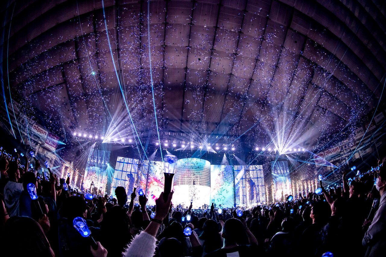 Ado ファッショナブルフーディー大 ドームツアー 2025 よだか 特大 Ado