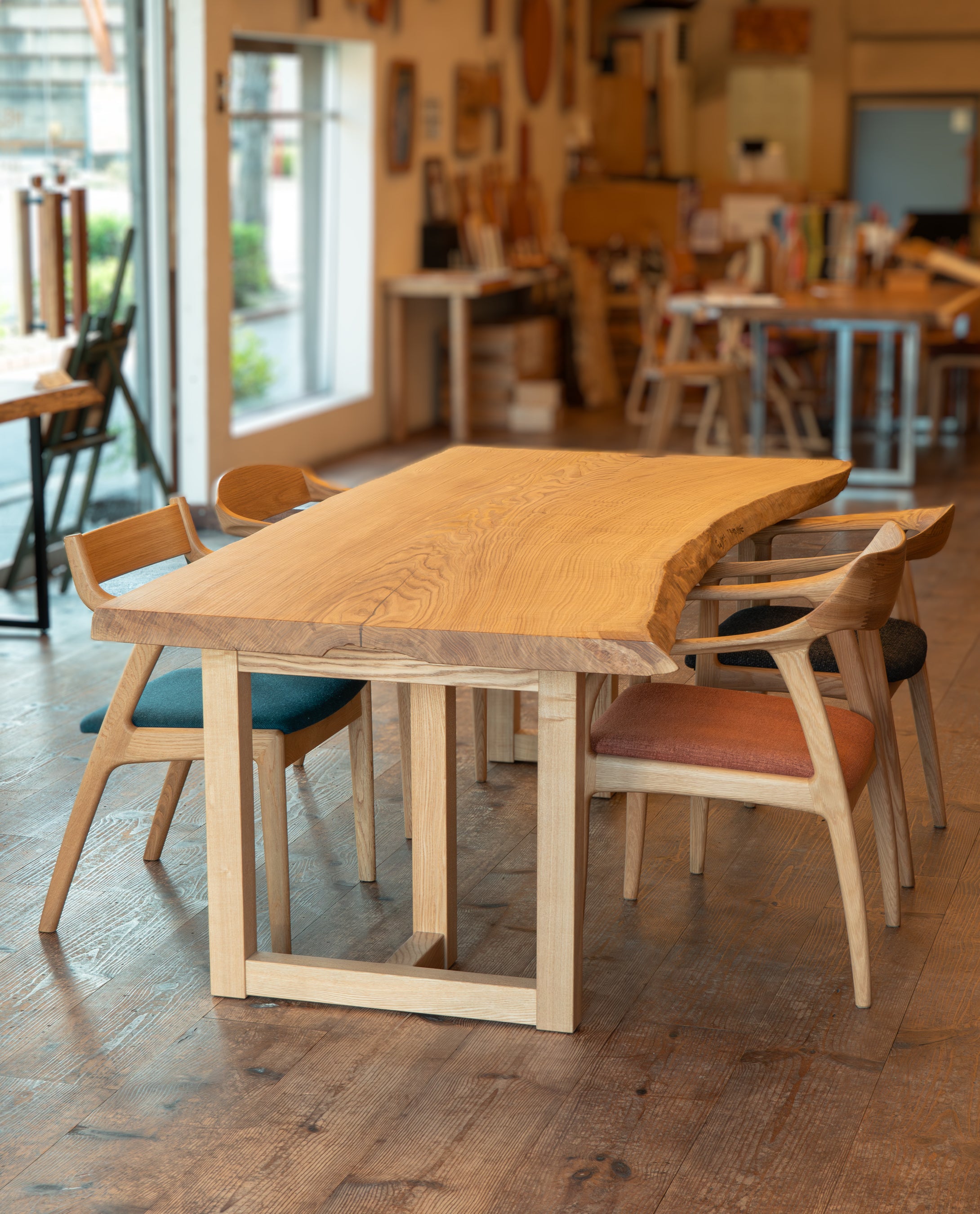 栗一枚板のテーブル⑳ 桜様専用❕栗の耳付き天板厚さ約45㎜の迫力満点