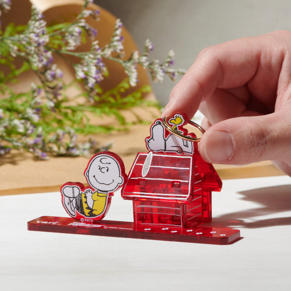 おかいものSNOOPYオリジナル】立体アクリルスタンドvari (ドッグハウス)