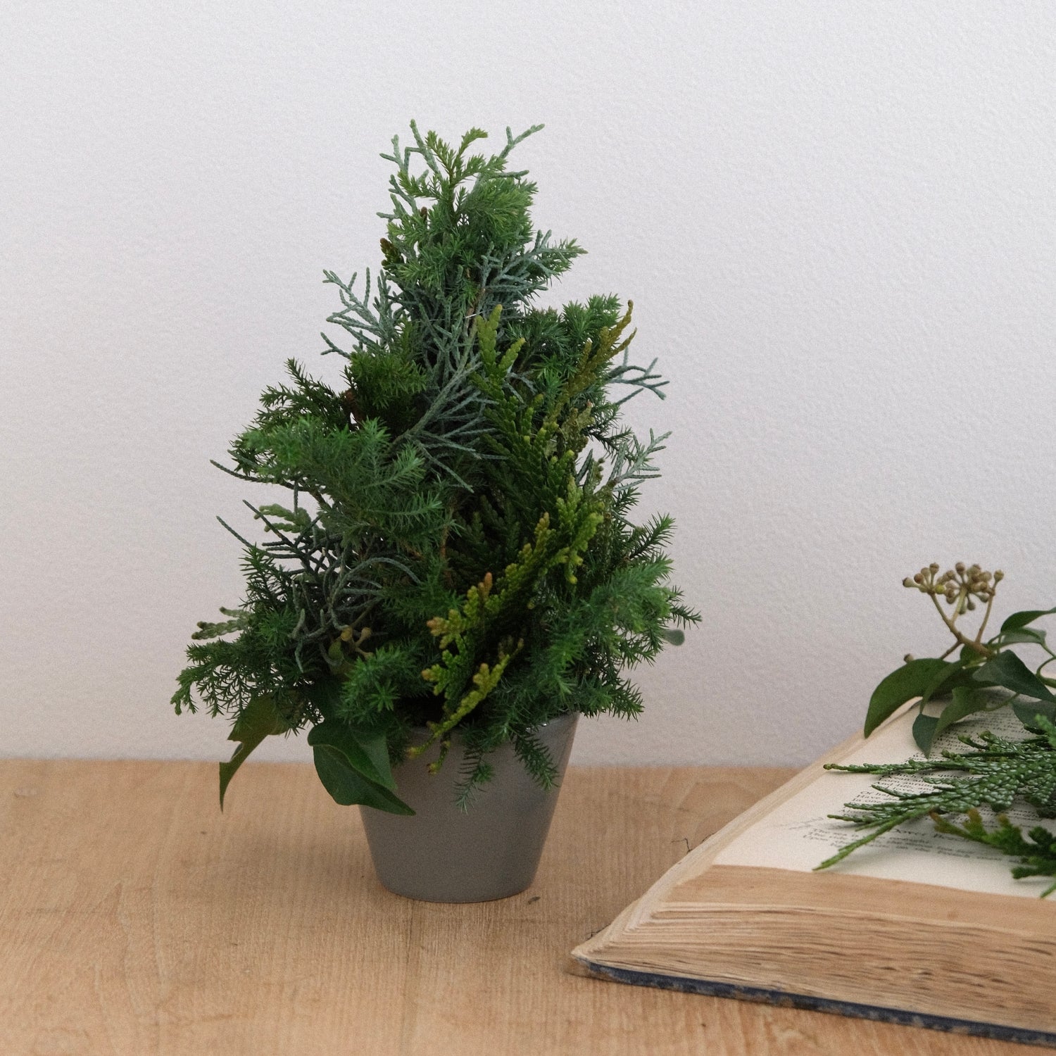 G7広島サミット使用された花器】陶器のフラワーベース 花瓶